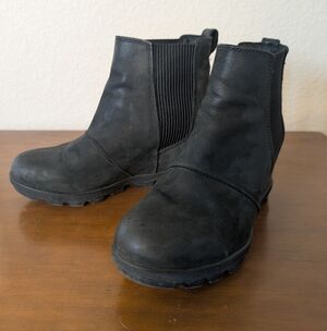 Sorel Joan Of Arctic Black Chelsea Wedge Boots 6.5